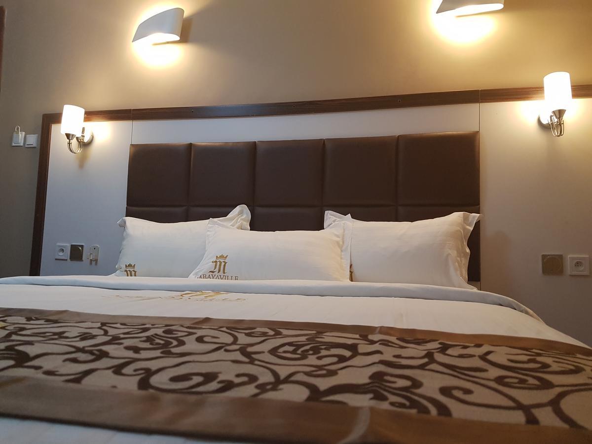 Mbayaville Hotel Дуала Екстериор снимка