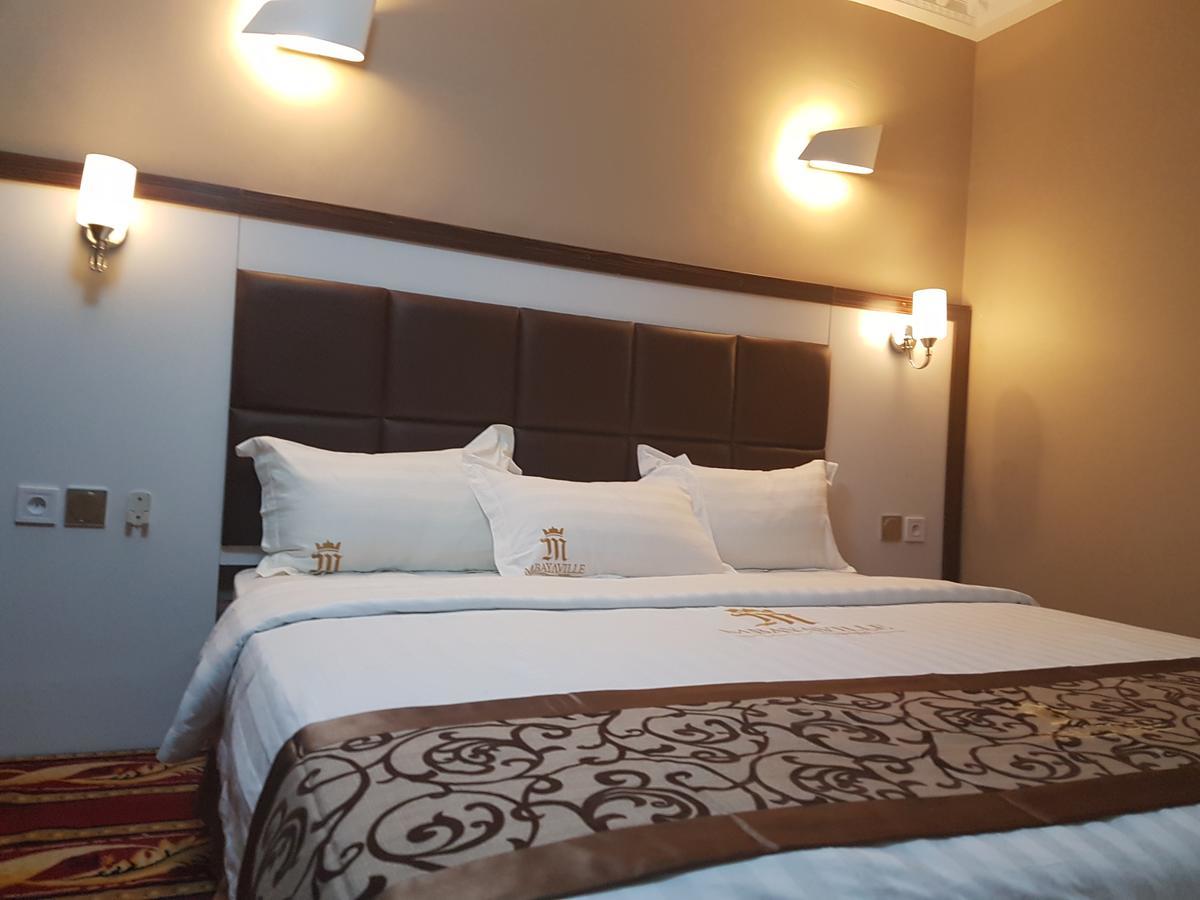 Mbayaville Hotel Дуала Екстериор снимка