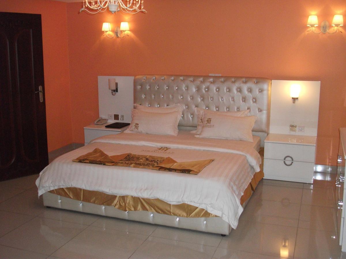 Mbayaville Hotel Дуала Екстериор снимка
